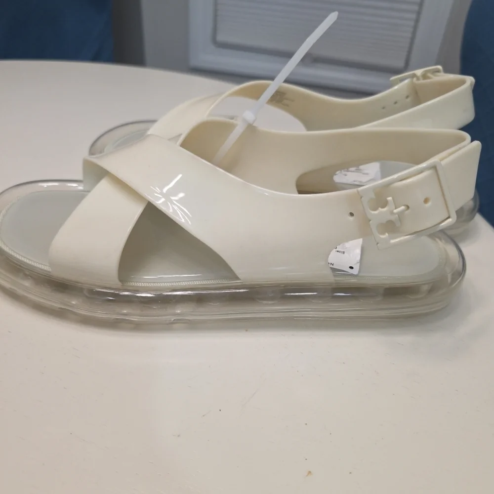 Tory Burch Crisscross Strap Jelly Sandal in New Ivory Size 11